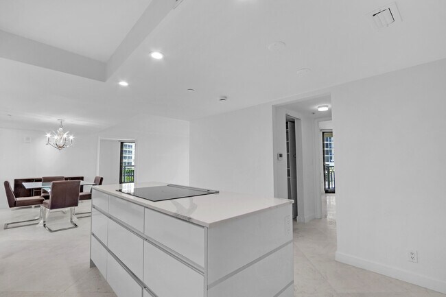 Building Photo - 3000 N Ocean Dr