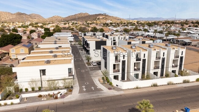 Building Photo - 2030 East Michigan Ave