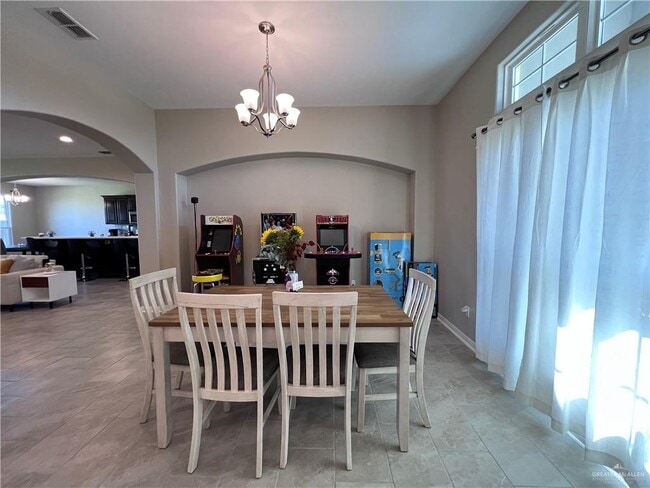 Building Photo - 40 Ensenada Ave