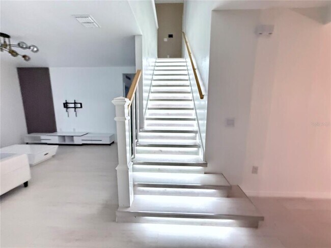 Building Photo - 2731 House Finch Rd