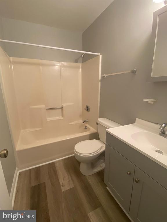 Building Photo - 578 Welsh Dr