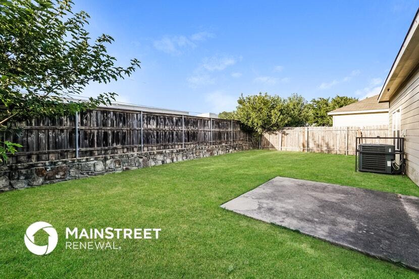 Building Photo - 2923 St Bernard Dr