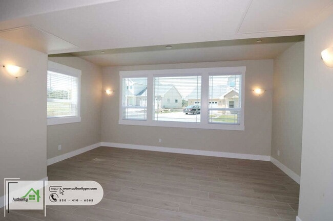 Building Photo - 6677 Bandito Dr