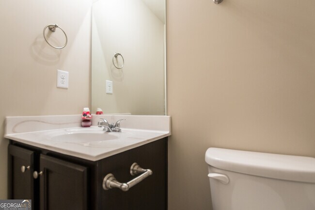 Building Photo - 209 Comet Ct
