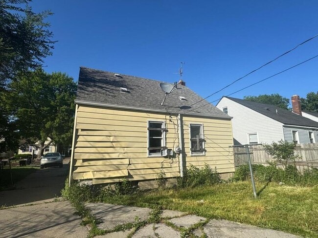 Building Photo - 9982 McCormick St