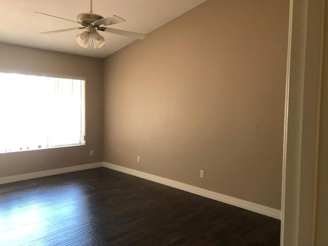 Building Photo - COMING SOON! 3 Bed/ 2 Bath Home in Arrowhead Lakes