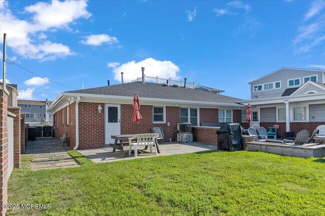 Building Photo - 5 Marius Ln
