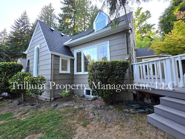 Building Photo - 2665 SW Brae Mar Ct