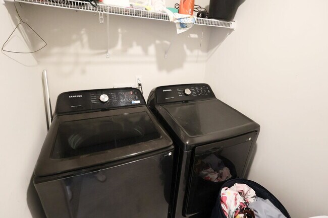 Building Photo - 7001 Batten Ct