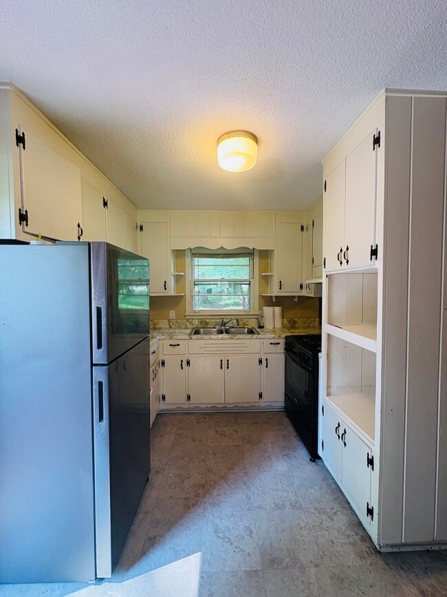 Building Photo - 709 Bounty Dr