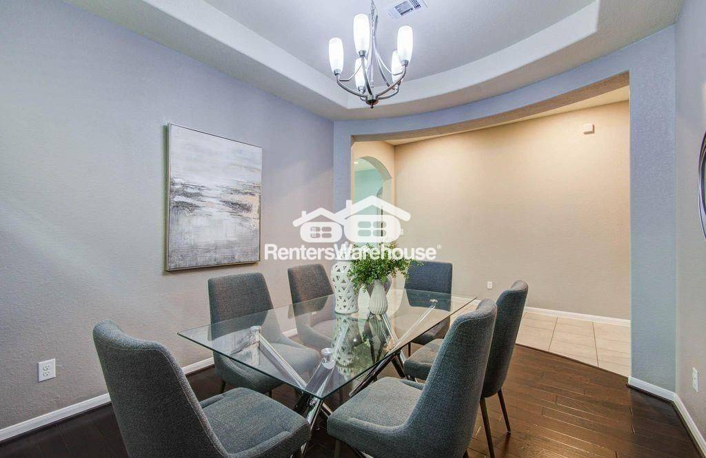 Building Photo - 17622 Quiet Shores Dr