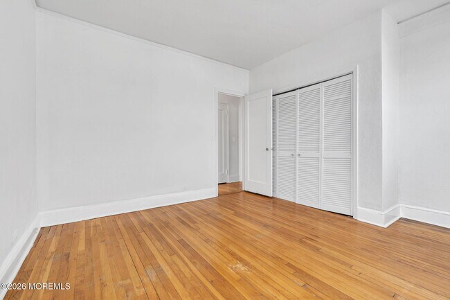 Building Photo - 400 Deal Lake Dr