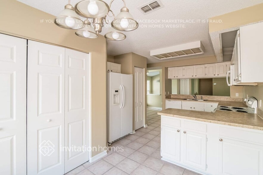 Building Photo - 7842 Mactavish Way S