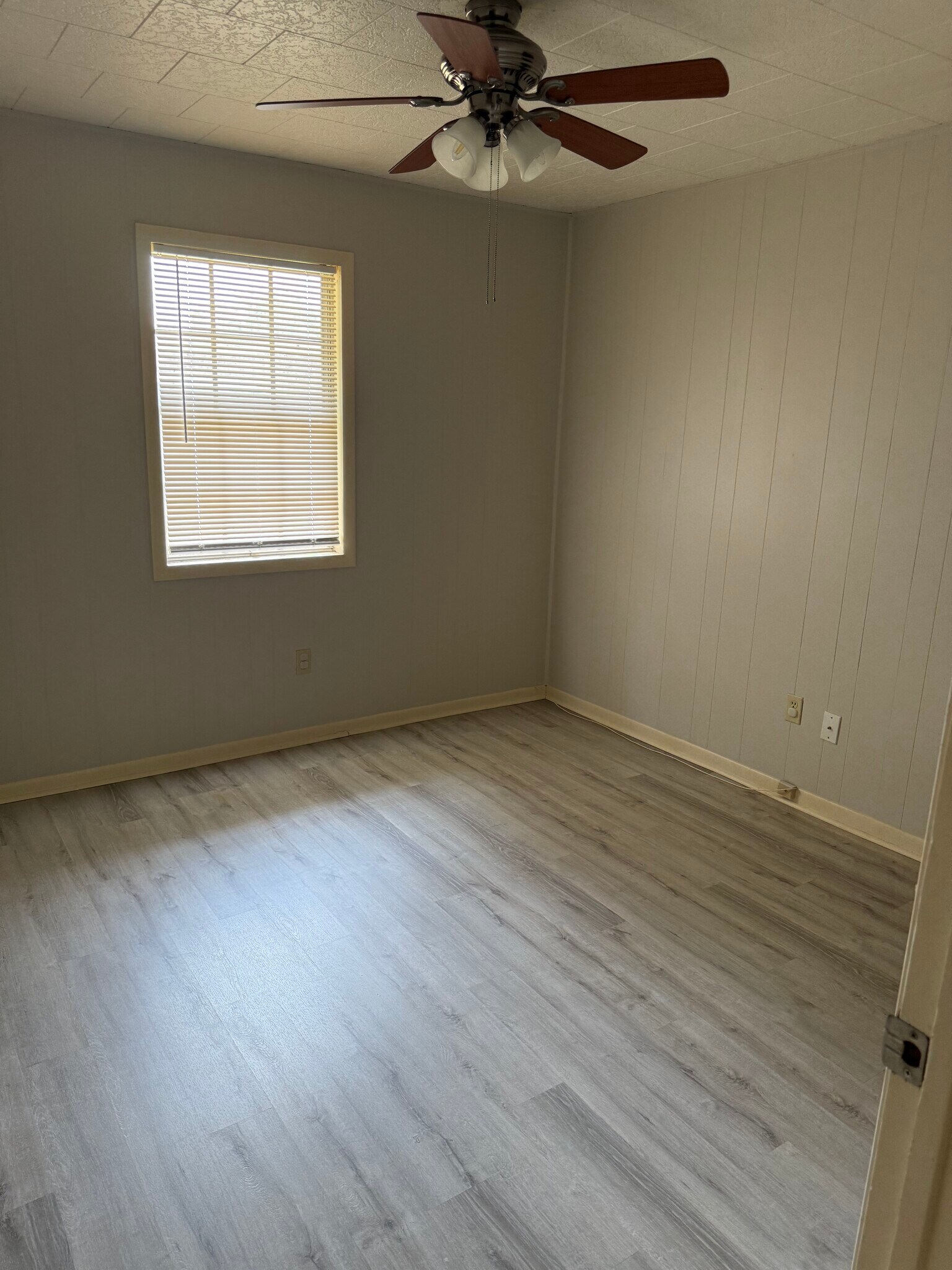 Building Photo - 5845 Pine Hill Dr