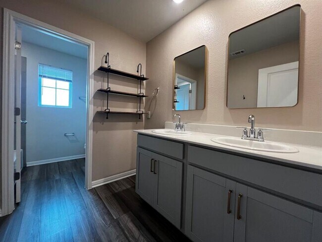 Building Photo - 1509 Deering Run