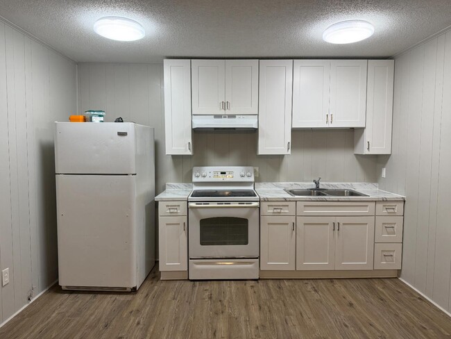 Building Photo - 3960 Bradford Ct