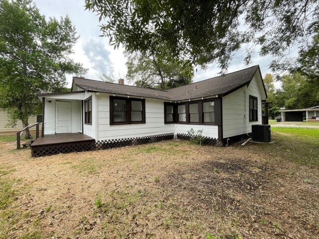 Building Photo - 508 Davis St