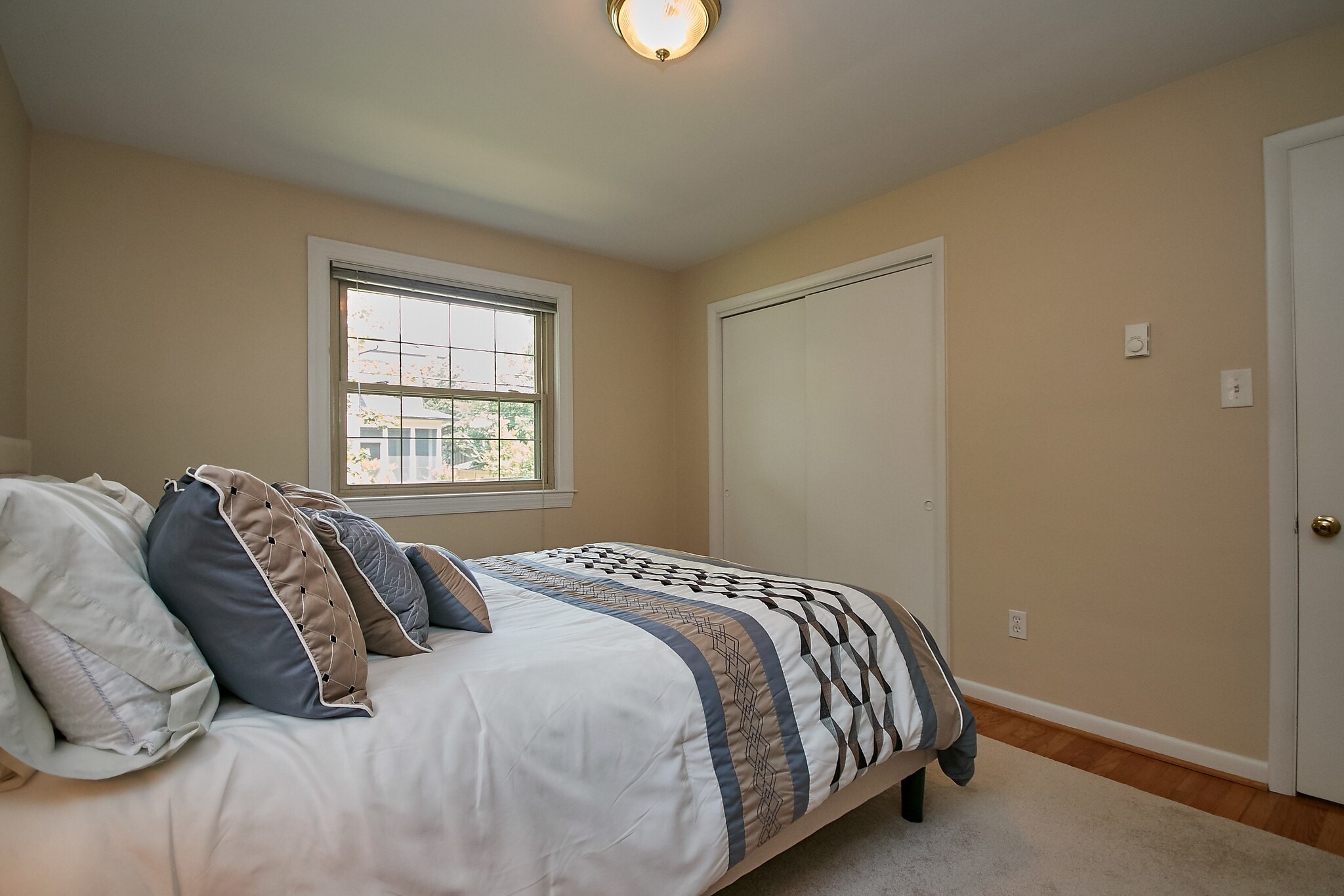 closet is very long! - 805 23rd St S