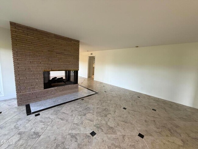 Building Photo - 620 Trueno Ave