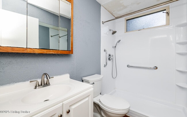 Building Photo - 530 Independence Ct