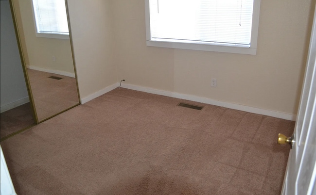 Building Photo - Move-In Special! 3 Bed 2 Bath Home in Stead