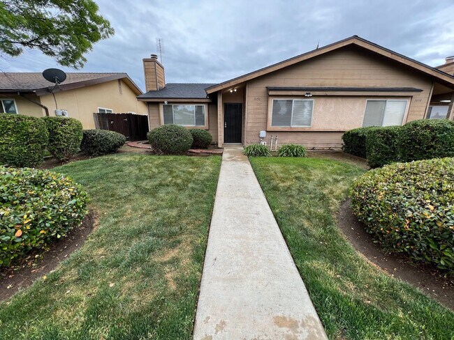 Building Photo - 2 Bed 2 Bath Home