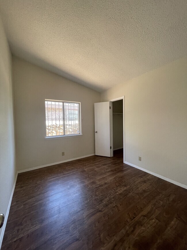 Building Photo - 1540 Raphael Cir
