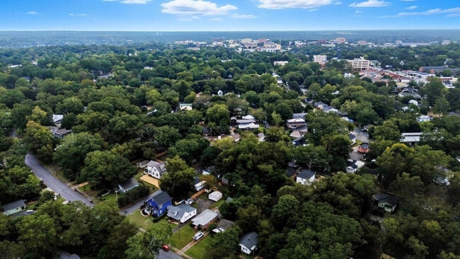 Building Photo - 250 Indale Ave