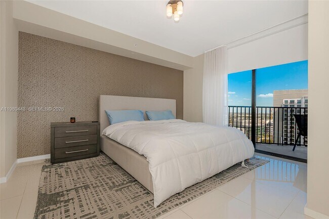 Building Photo - 5300 Paseo Blvd