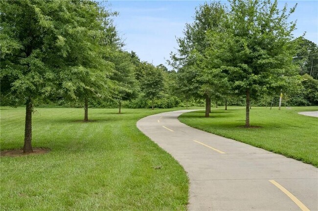 Building Photo - 3036 Will Rogers Pl SE