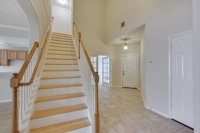 Building Photo - 13552 Anarosa Loop