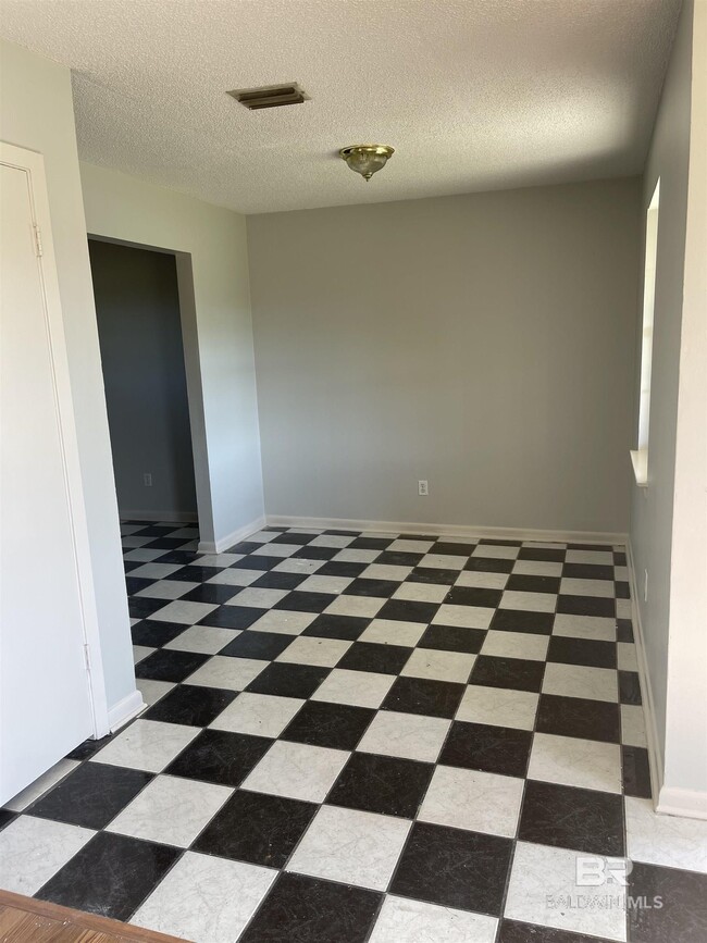 Building Photo - 62 Northgate Cir