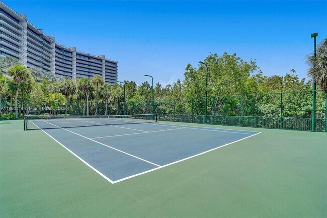 Building Photo - 5000 Island Estates Dr