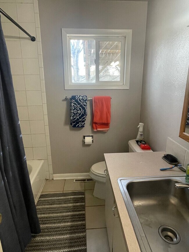 Building Photo - STUDENTS WELCOME! Single-Family Ranch Home w/ Finished Basement and Fenced Backyard