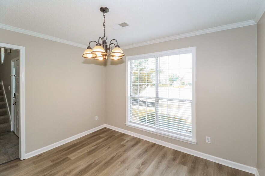 Building Photo - 1161 Red Fern Cir E
