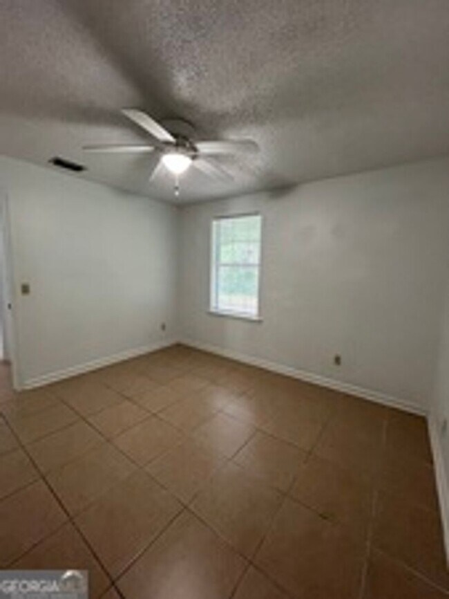 Building Photo - 412/414 Admirals  Walk