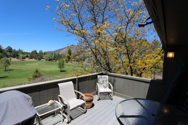 Building Photo - Furnished Country Club Condo | Golf Course Views | Washer/Dryer Included
