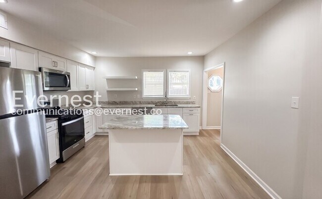 Building Photo - 4-Bed/2-Bath/Pet Friendly/Available Soon!