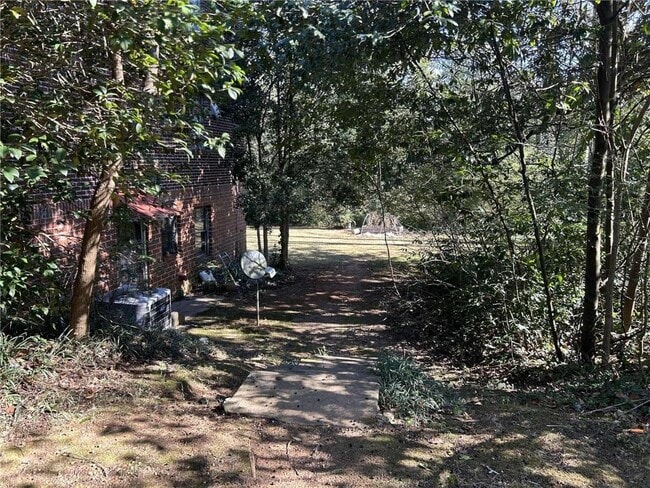 Building Photo - 1515 Beech Valley Way NE