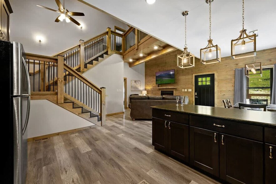 Building Photo - 2609 Stonebrook Dr