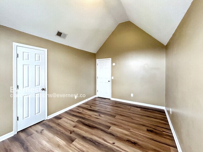 Building Photo - 7105 Mahogany Dr