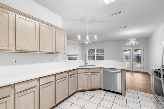 Building Photo - 2808 Kestrel Dr