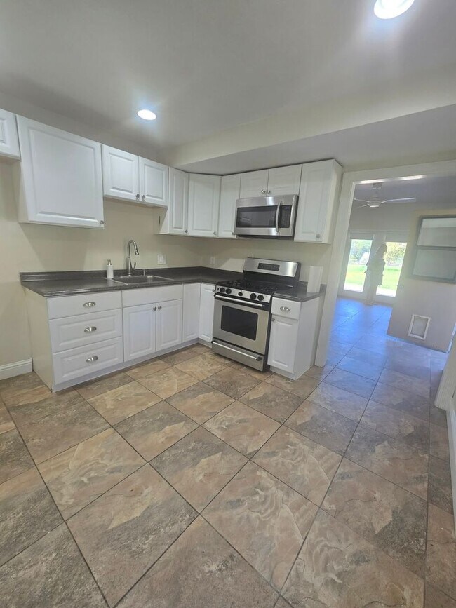 Building Photo - 4979 Florence Ct