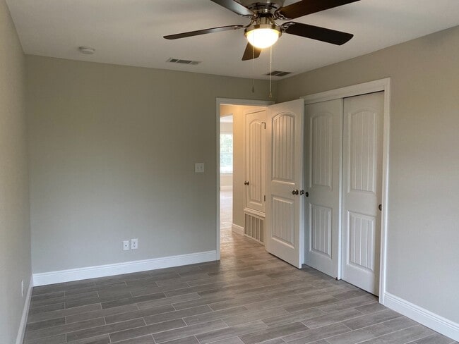 Building Photo - Gulf Breeze - Santa Rosa Shores - 2 bedroo...