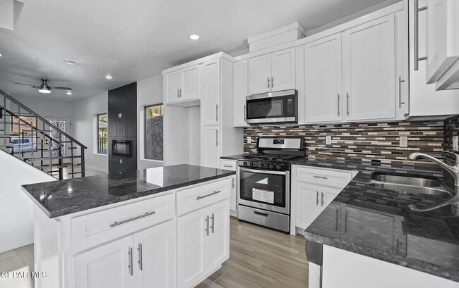 Building Photo - 6315 Escondido Dr
