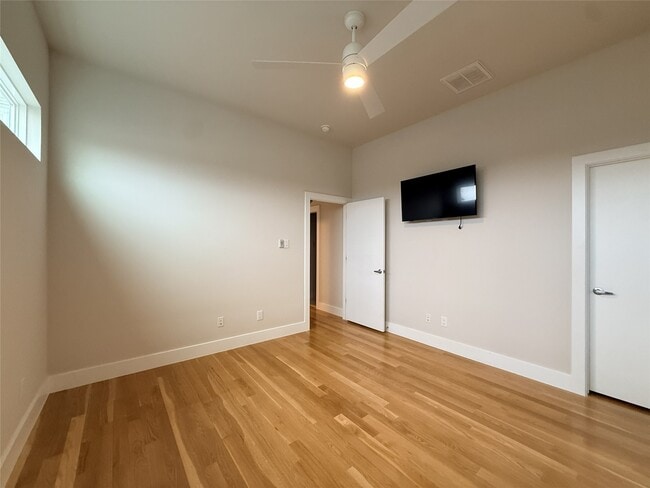 Building Photo - 4618 Nichols St