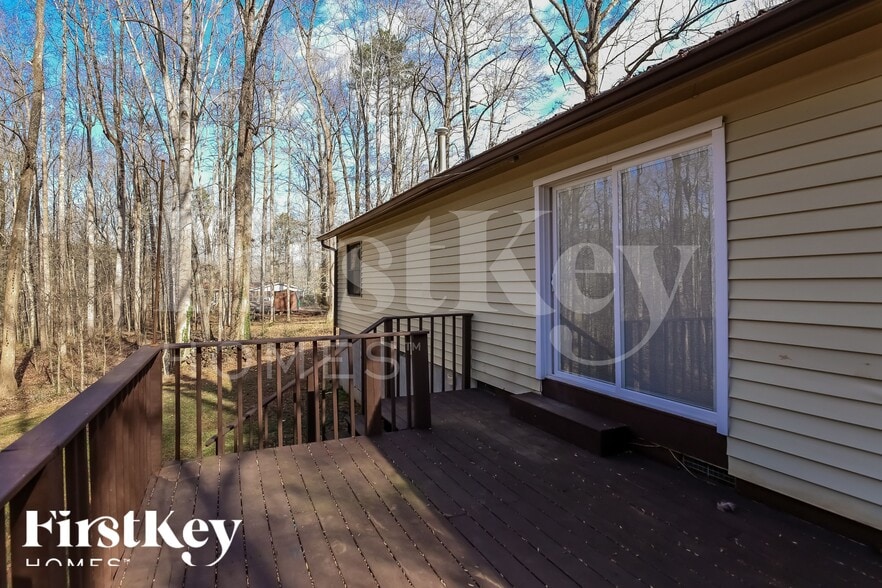 Building Photo - 432 Shady Ln Cir