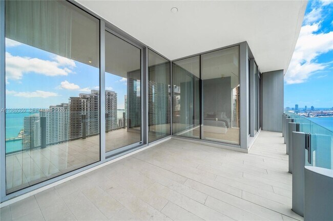 Building Photo - 300 Biscayne Blvd Way