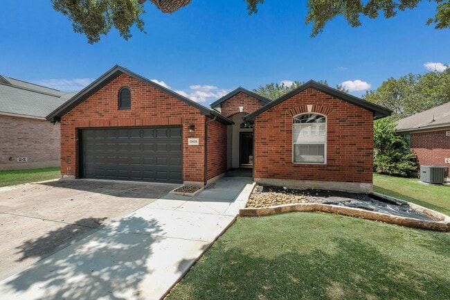 Building Photo - Updated 3-Bedroom Home with Spacious Backyard