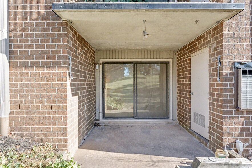 Building Photo - 13 Mullingar Ct